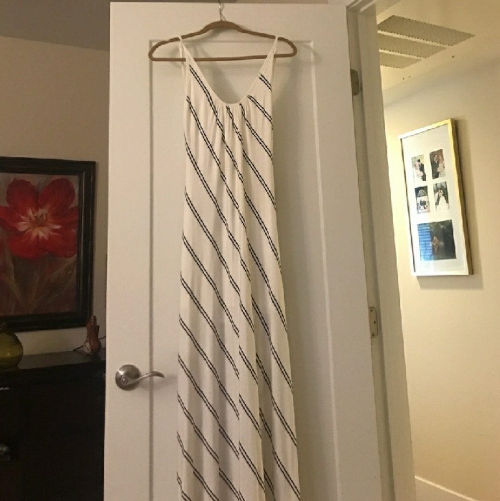 Striped Maxi Dress - Picture 3 of 4